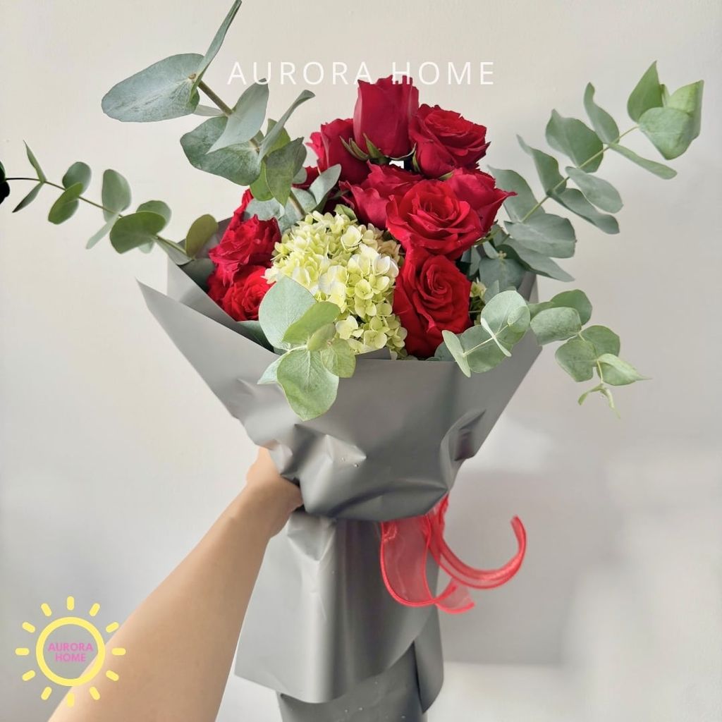 Bó hoa hồng đỏ tươi Love You sang trọng