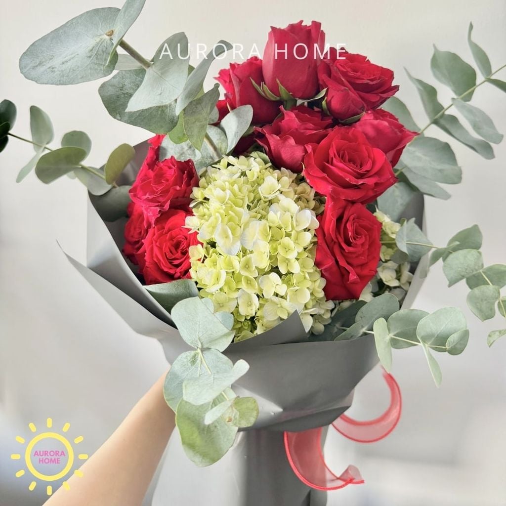 Bó hoa hồng đỏ tươi Love You sang trọng