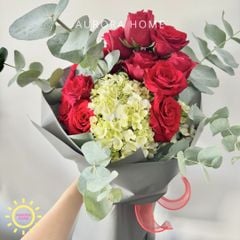 Bó hoa hồng đỏ tươi Love You sang trọng