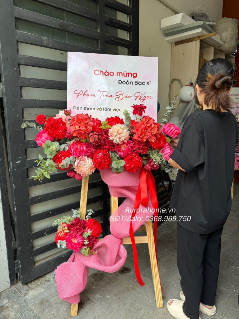 Kệ hoa giả cao cấp Red in Fate