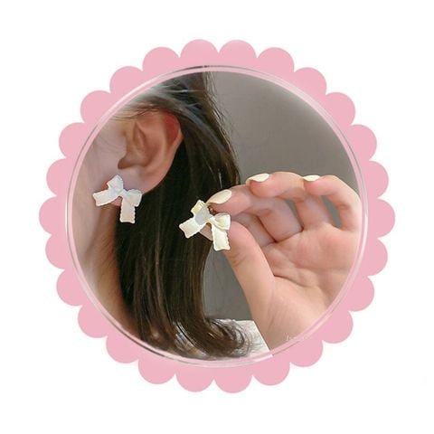  Bông tai TB0448 – Nơ trắng xinh xắn, nhẹ nhàng & nữ tính ✨ 