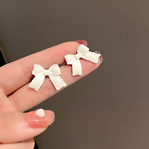  Bông tai TB0448 – Nơ trắng xinh xắn, nhẹ nhàng & nữ tính ✨ 