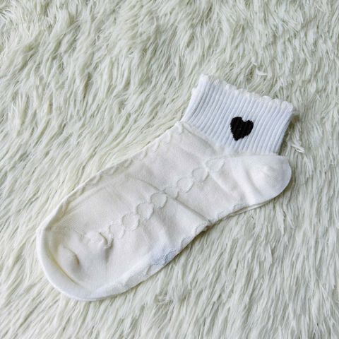  Vớ Trắng VV0028 - Trắng kem Cổ Ngắn Thêu Họa Tiết Hàn Quốc 