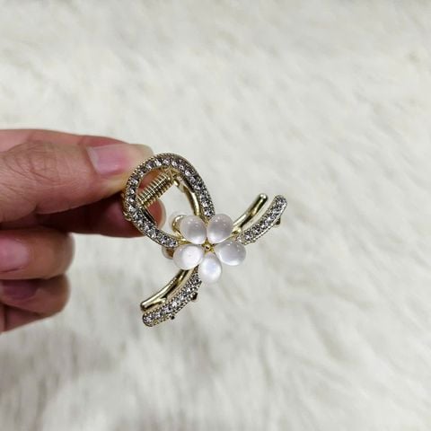  Kẹp Tóc Ngọc Trai KTT0081 – Sang Chảnh Nhẹ Nhàng 