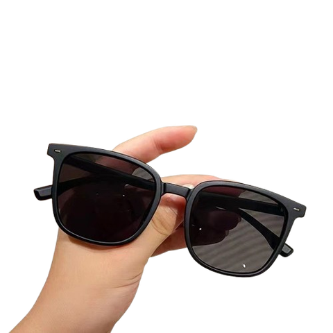  ️ Mắt Kính MK080 – Gọng Đen Basic, Phong Cách Cá Tính 