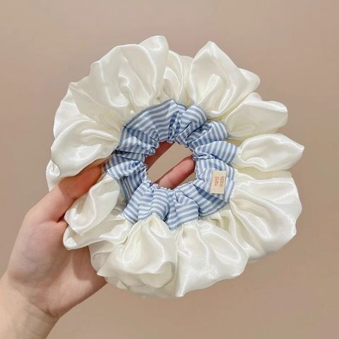  Cột tóc CO0253 – Scrunchie lụa xanh bềo phối caro vintage 