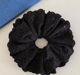  Cột Tóc CO0261 – Vải Ren Mềm Nhẹ, Giữ Tóc Chắc, Xinh Xắn Mỗi Ngày 