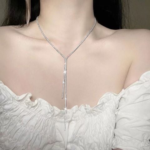  Dây chuyền DC305 Thanh Mảnh, Tinh Tế Tôn Dáng Cổ 