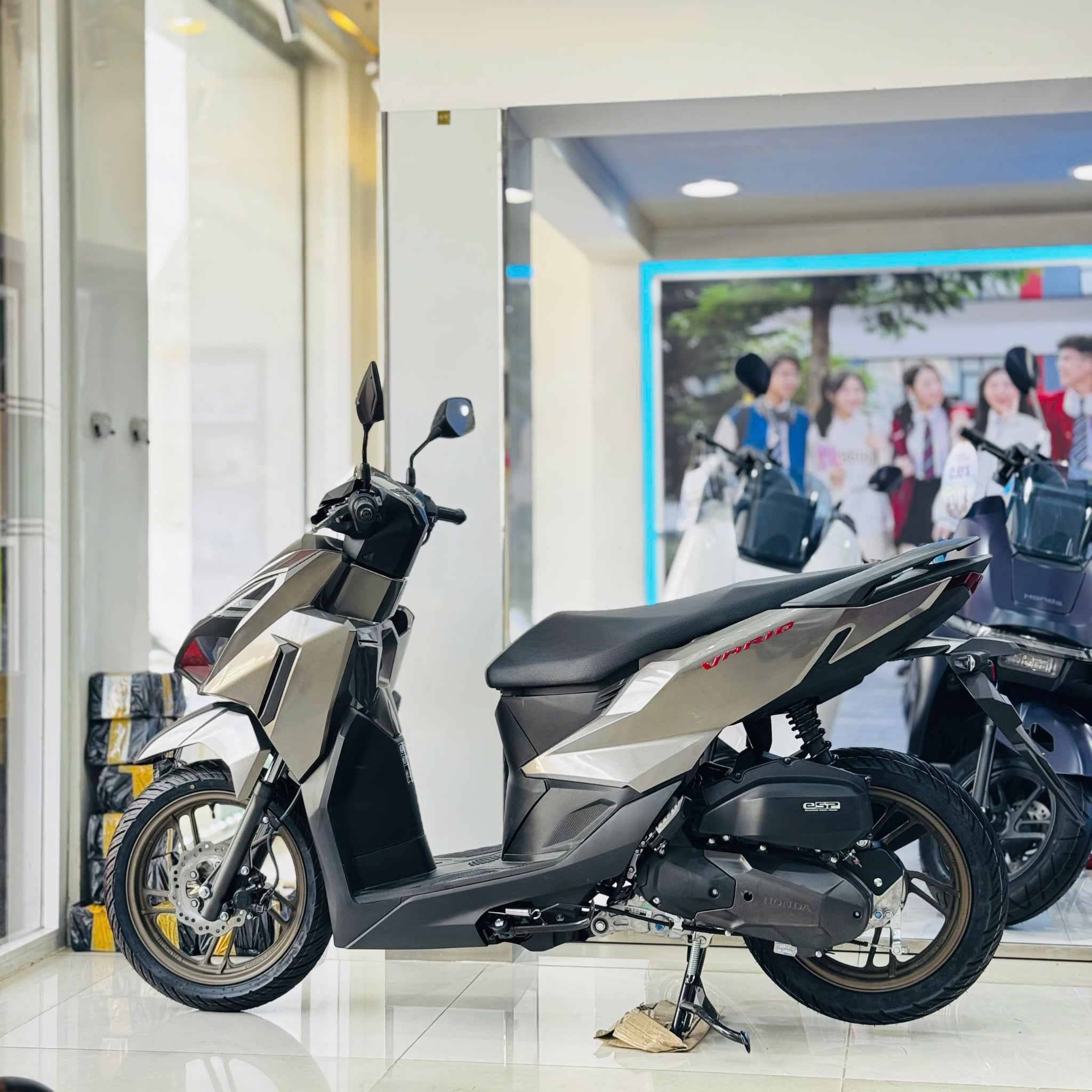 VARIO 125 (2027) VÀNG CÁT