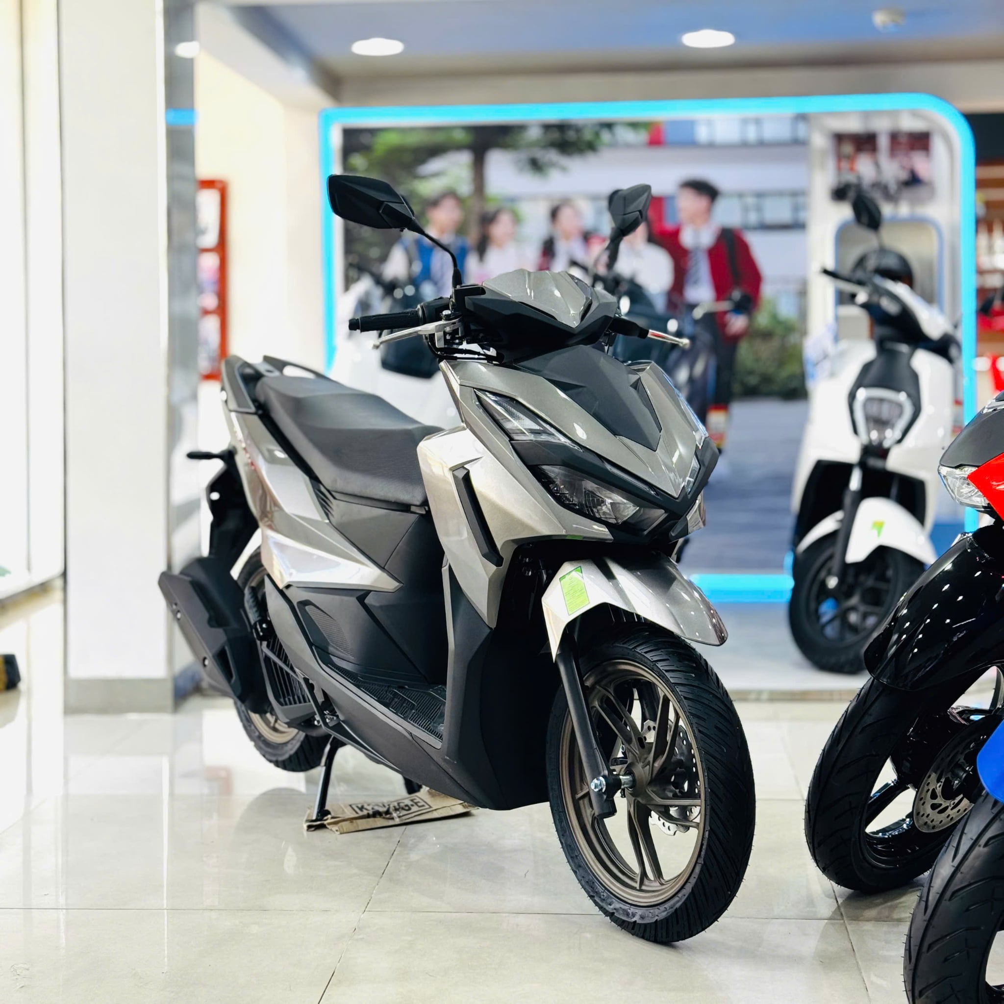 VARIO 125 (2027) VÀNG CÁT