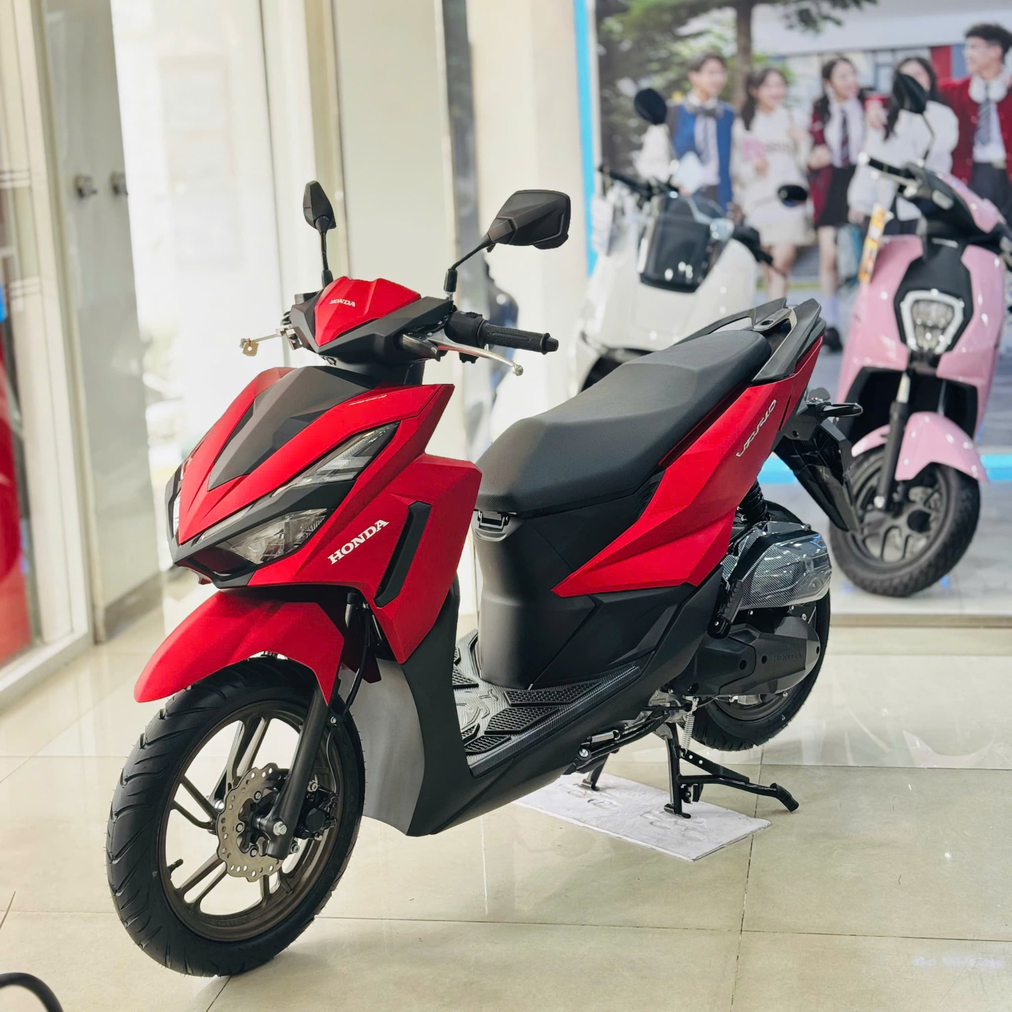 VARIO 125 2027 ĐỎ NHÁM