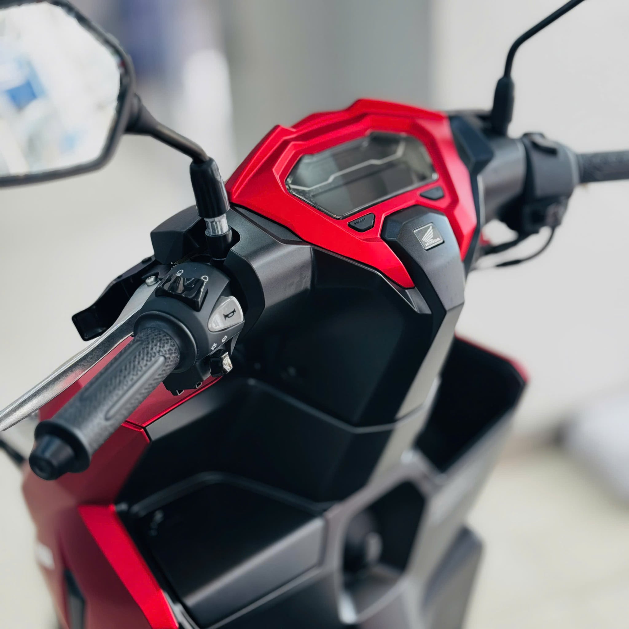 VARIO 125 2027 ĐỎ NHÁM