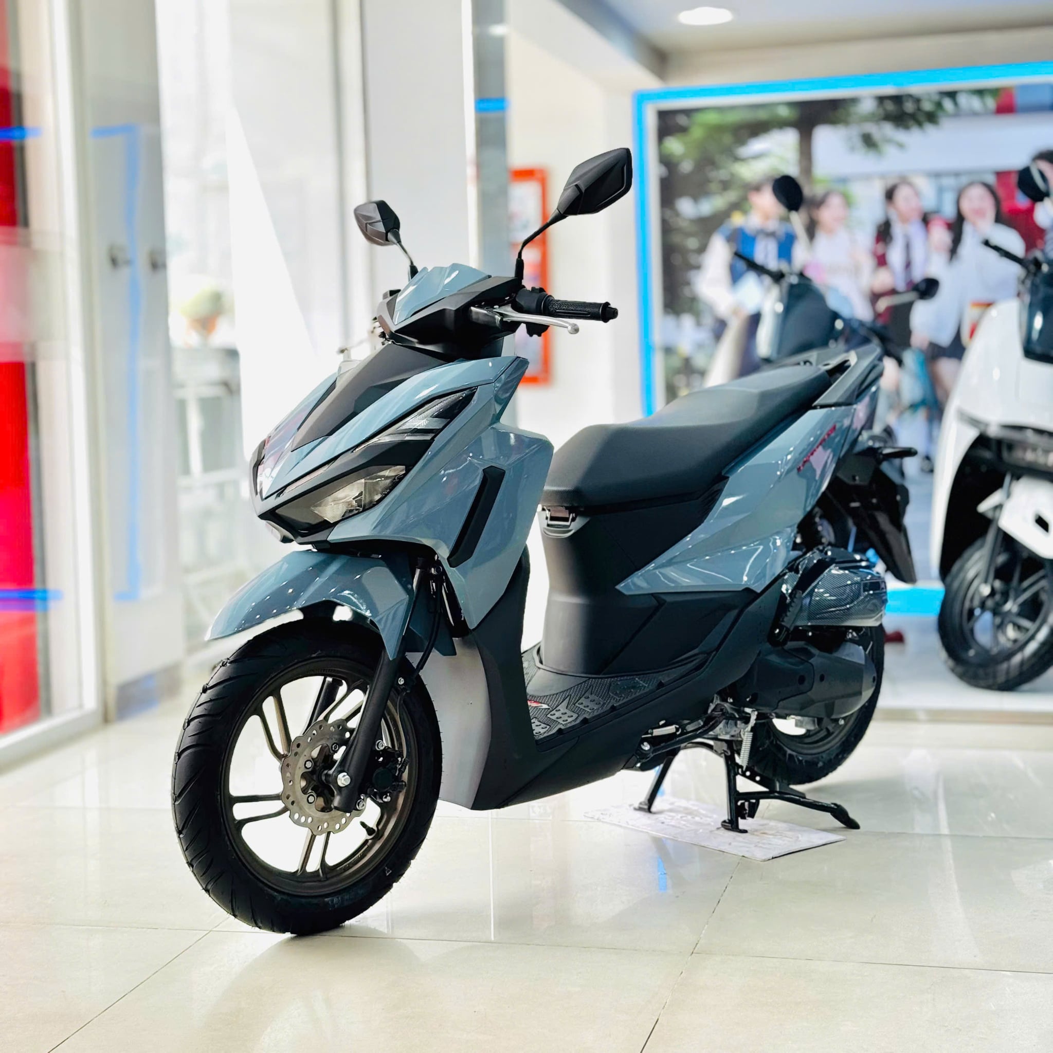 VARIO 125 (2027) XÁM XI MĂNG