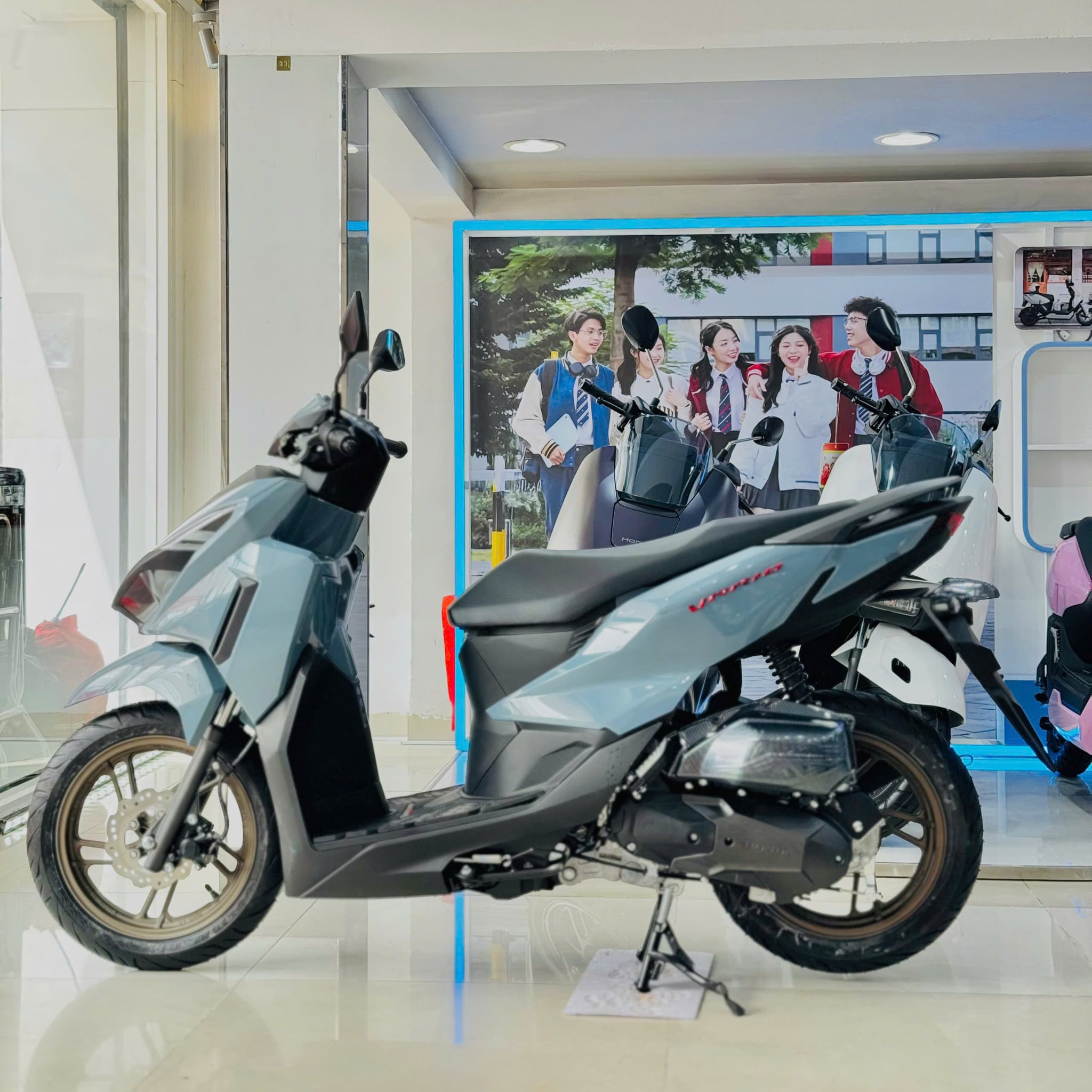 VARIO 125 (2027) XÁM XI MĂNG