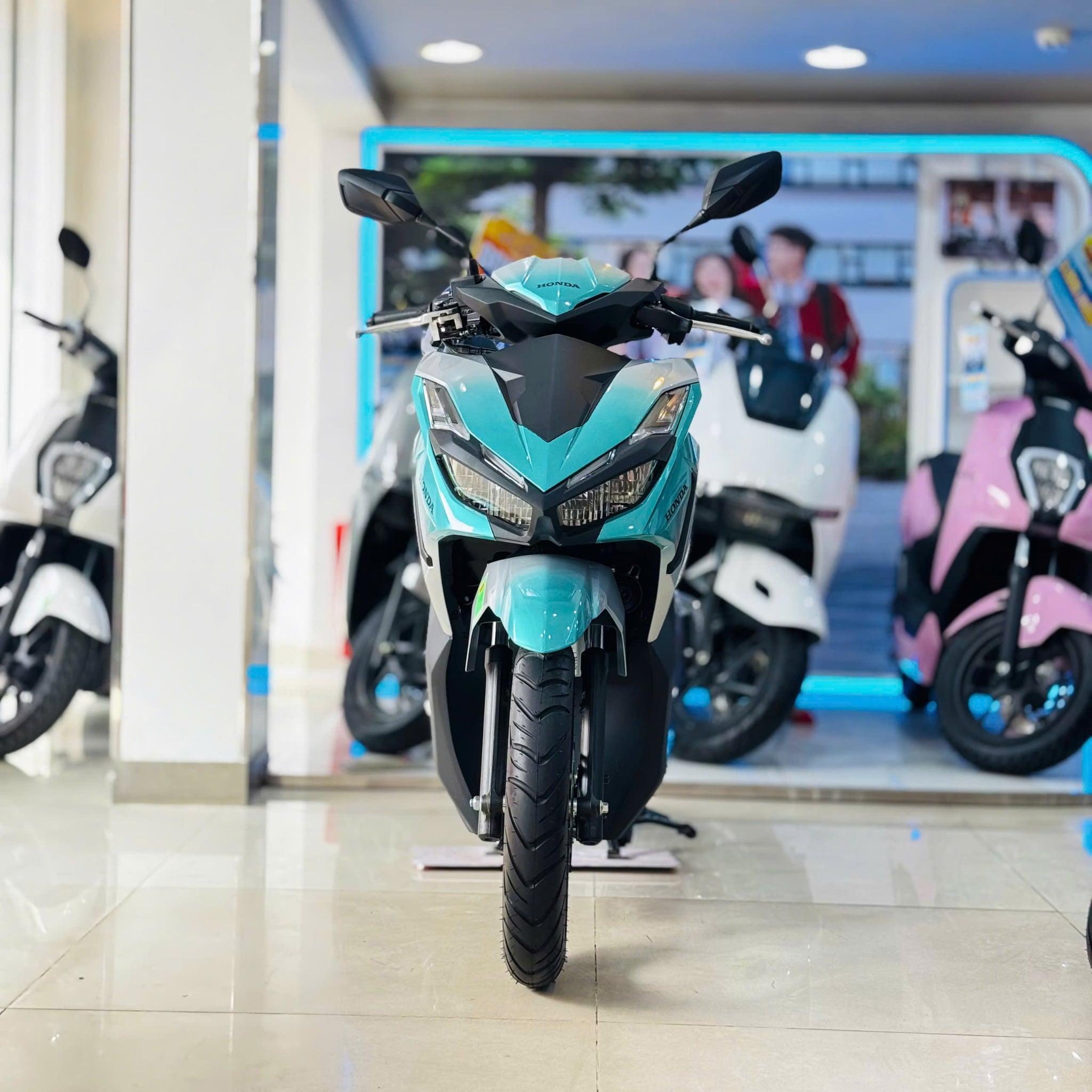 VARIO 125 (2027) BẠC LOANG XANH