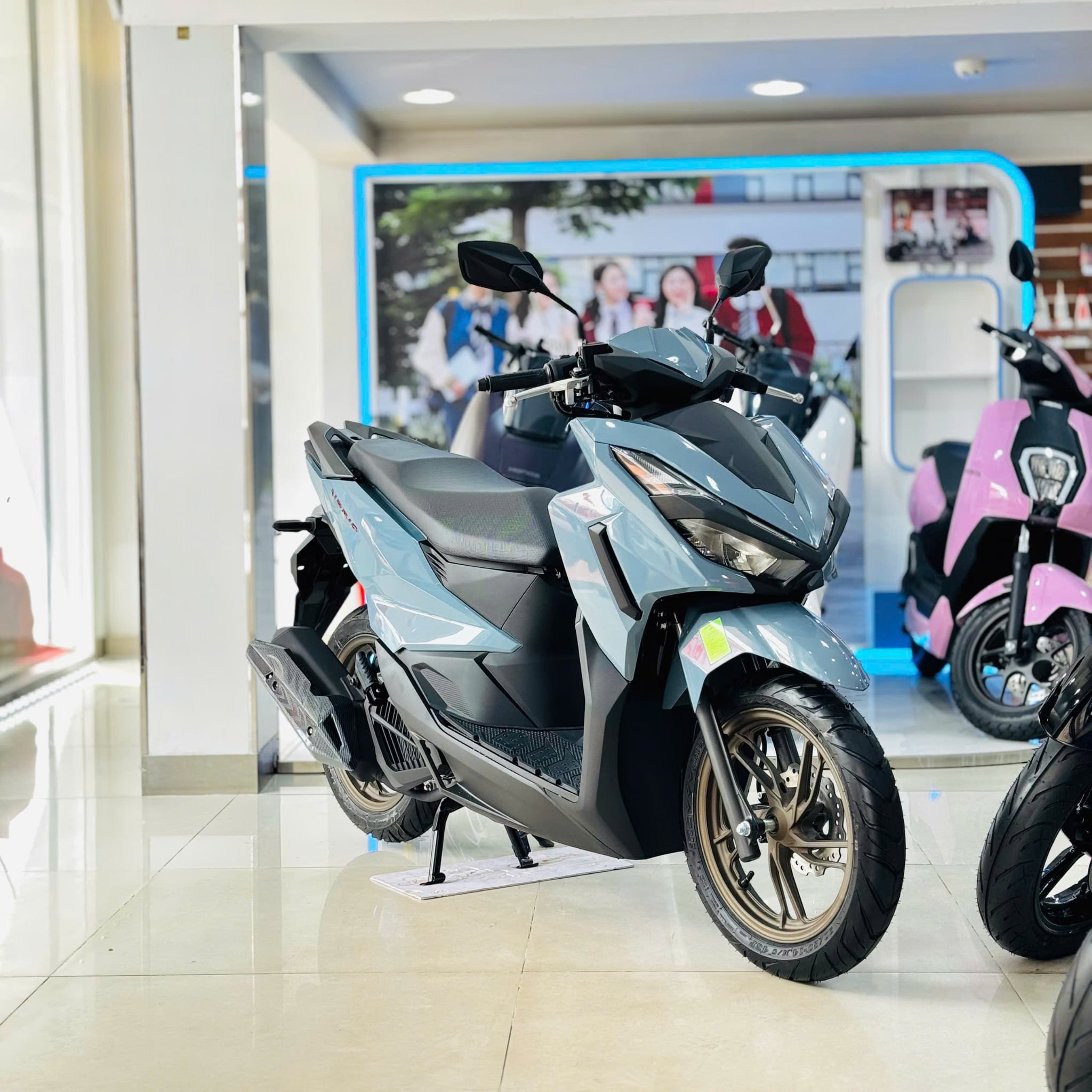 VARIO 125 (2027) XÁM XI MĂNG