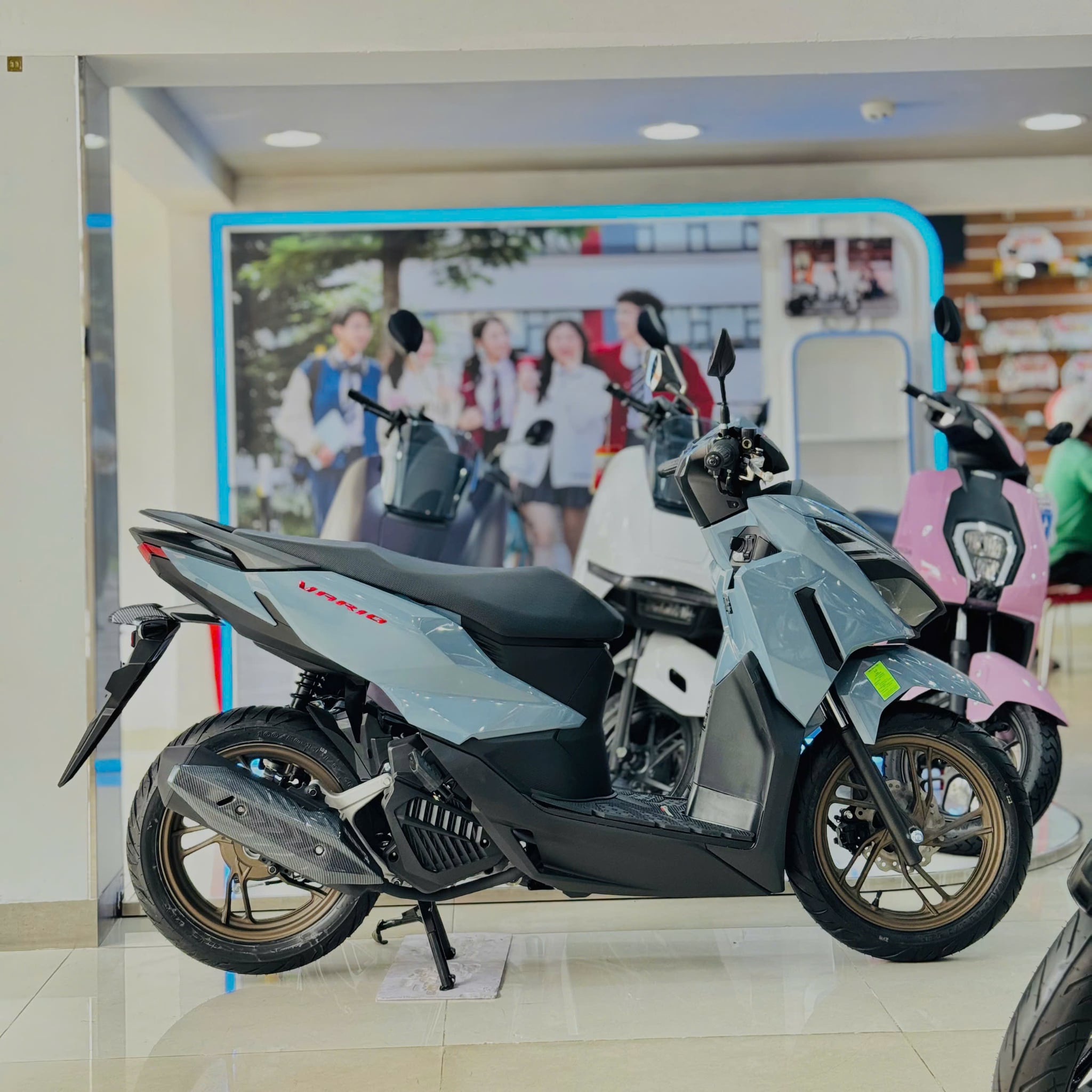 VARIO 125 (2027) XÁM XI MĂNG