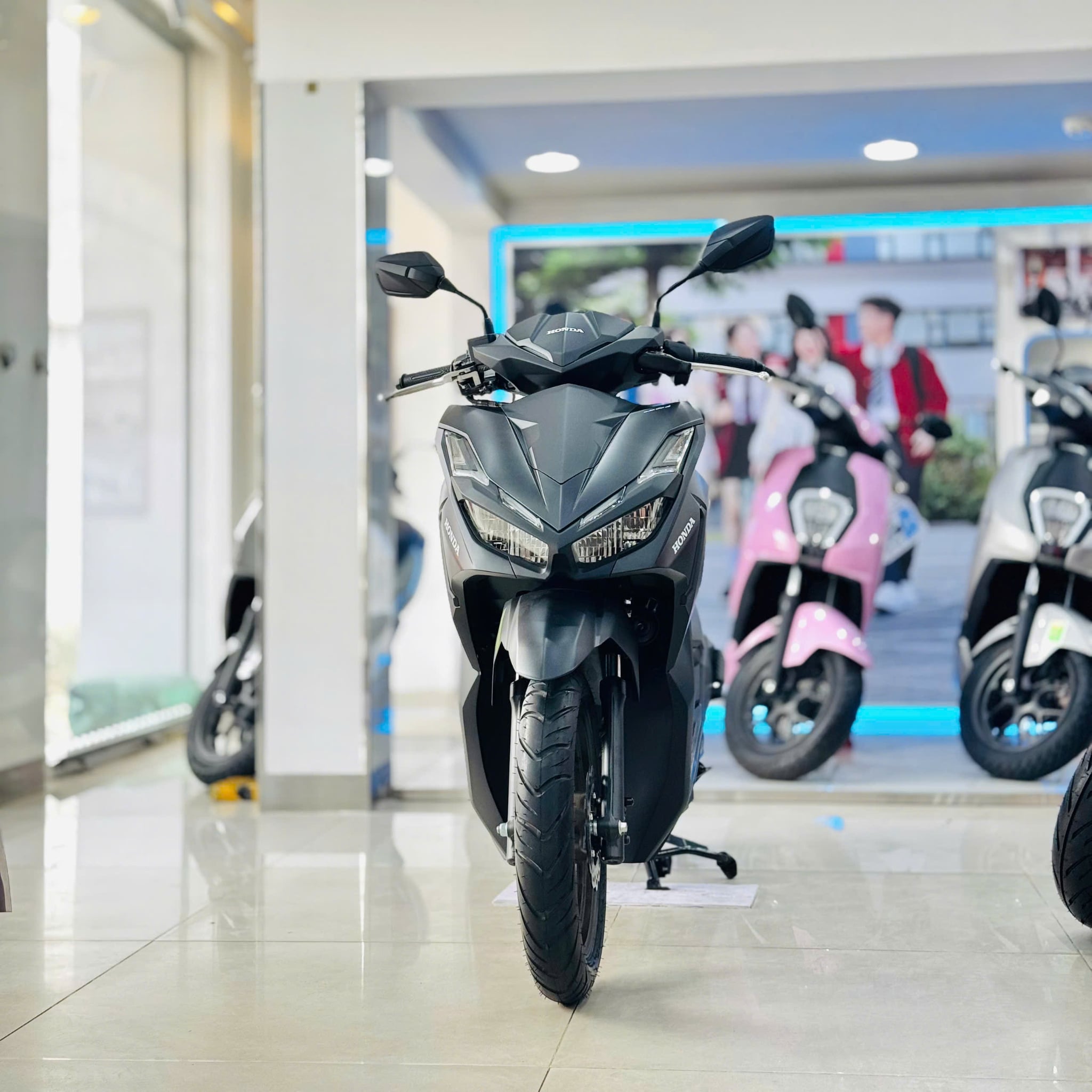 VARIO 125 2027 ĐEN MỜ