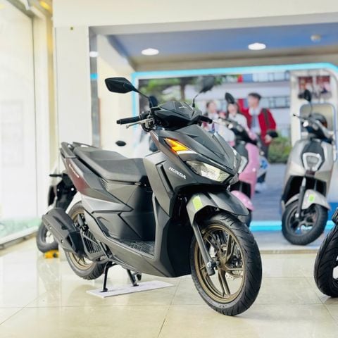 VARIO 125 2027 ĐEN MỜ