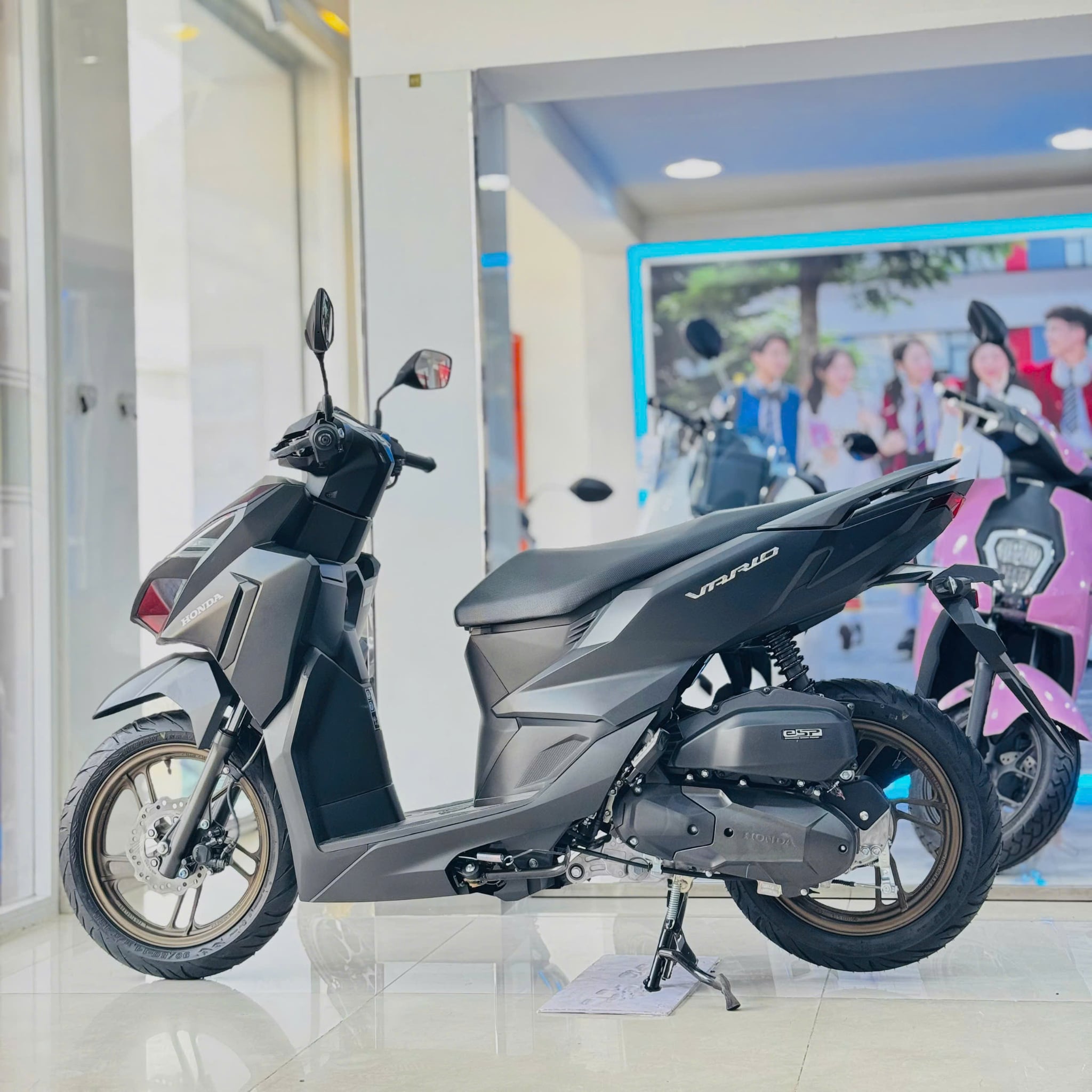 VARIO 125 2027 ĐEN MỜ