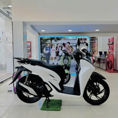 SH 2026 TRẮNG ĐEN