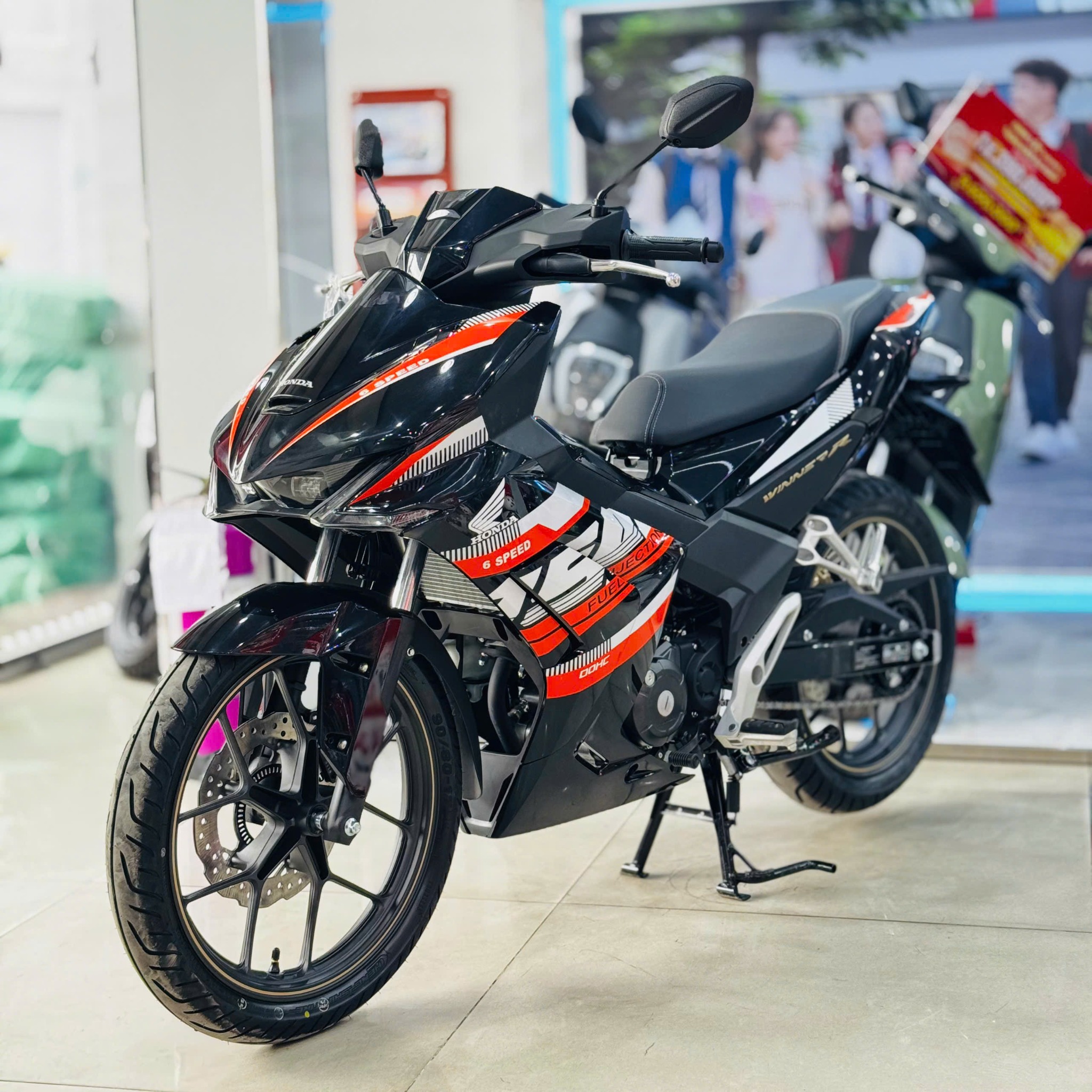 WINNER R ĐẤU TEM CAM ĐEN