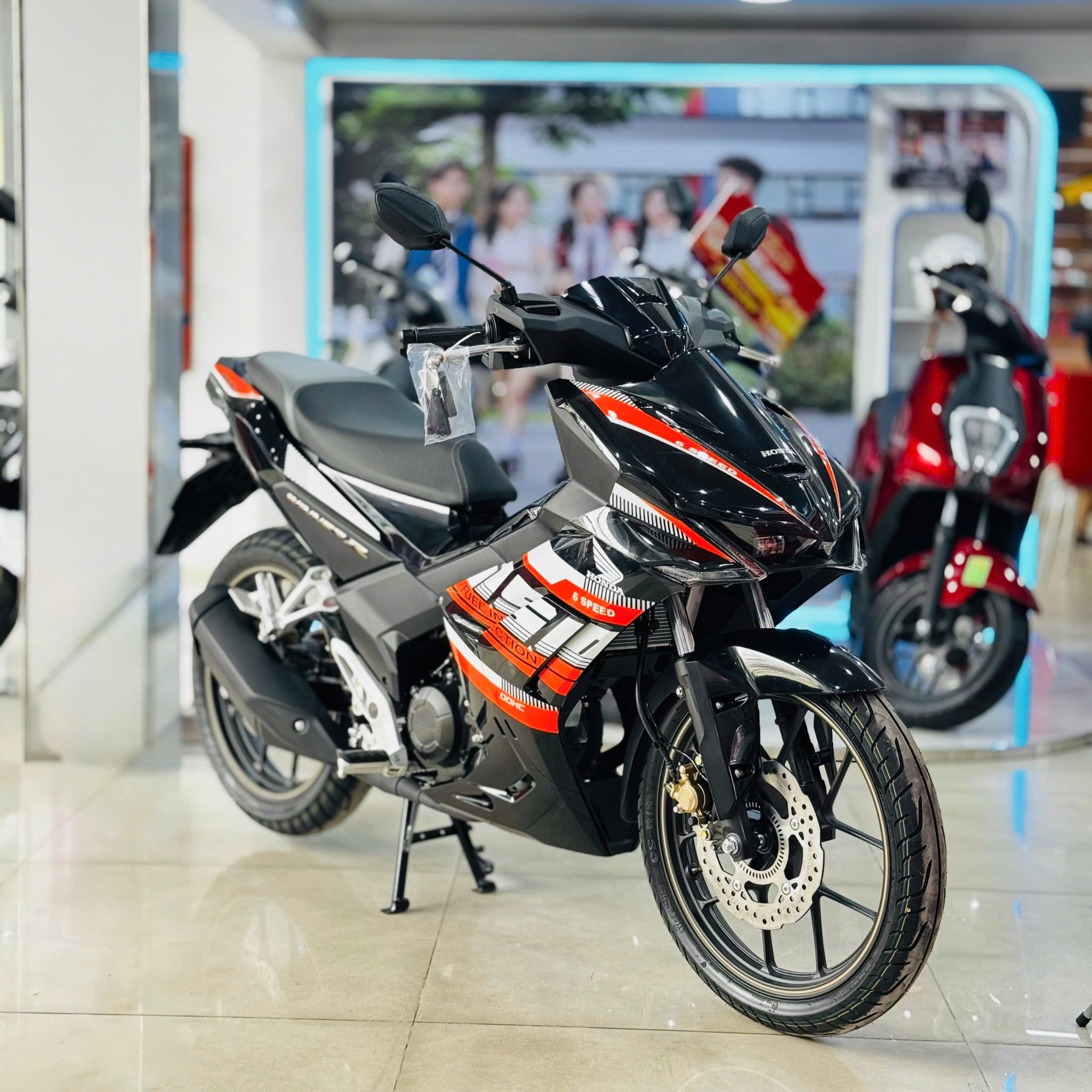 WINNER R ĐẤU TEM CAM ĐEN