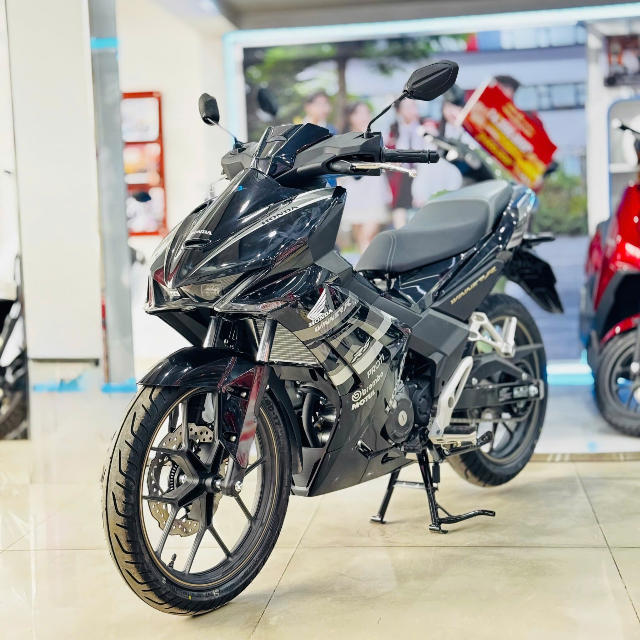 WINNER R ĐẤU TEM ĐEN