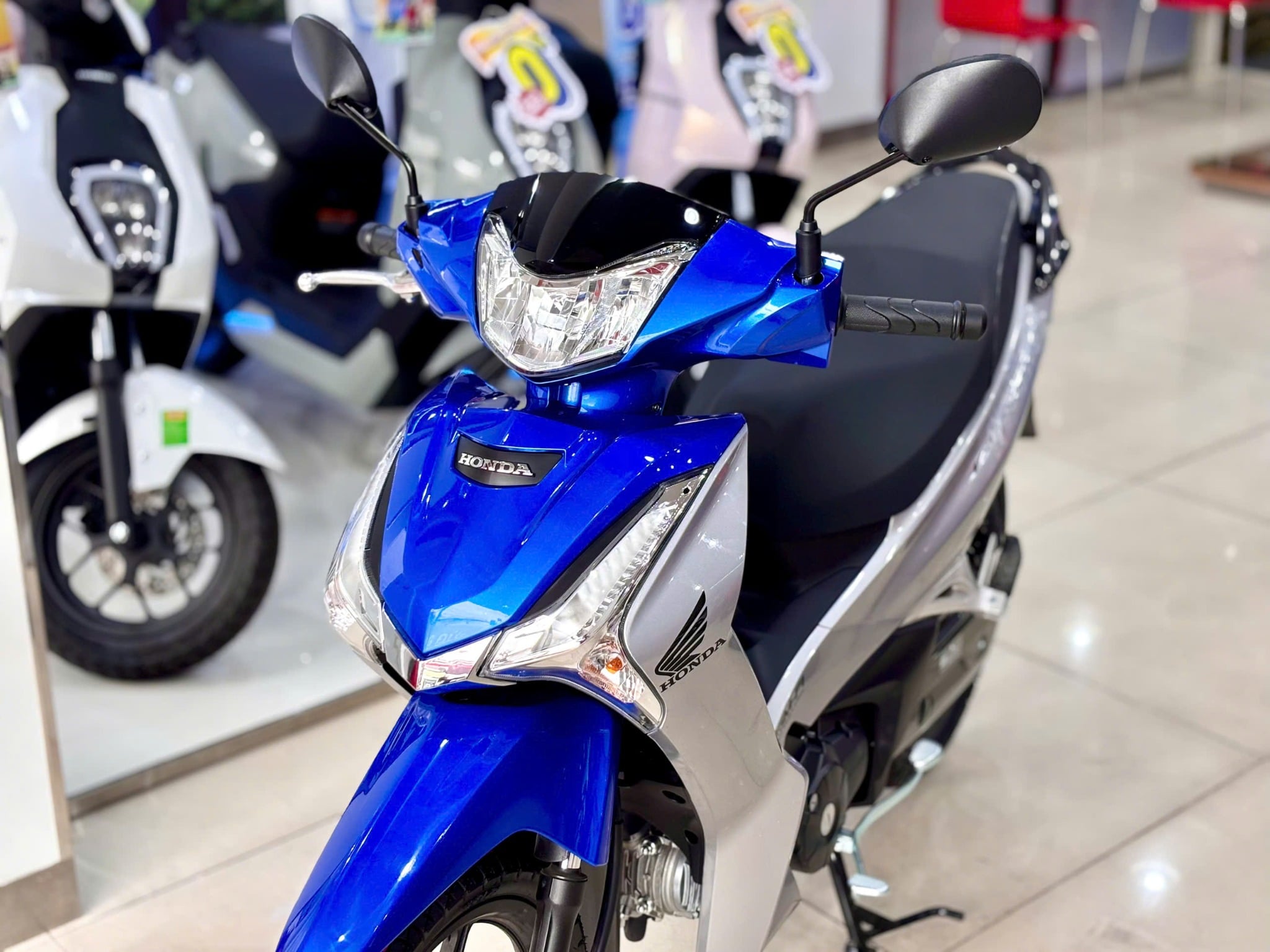Future Xanh Bạc