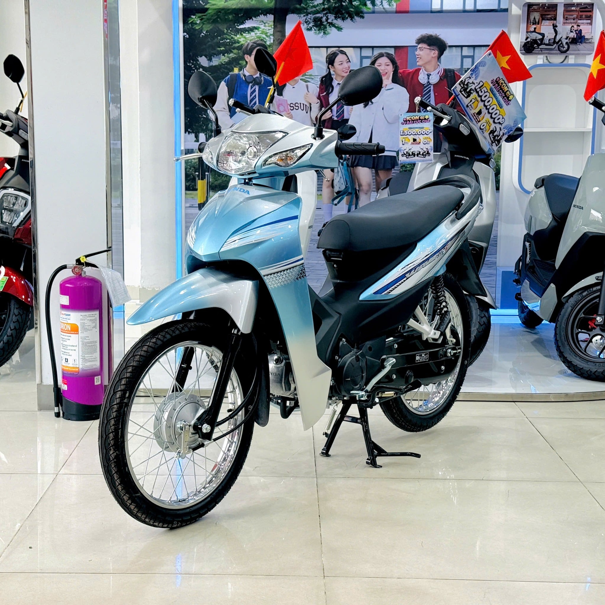 Wave Alpha Xanh Trắng Đấu Tem