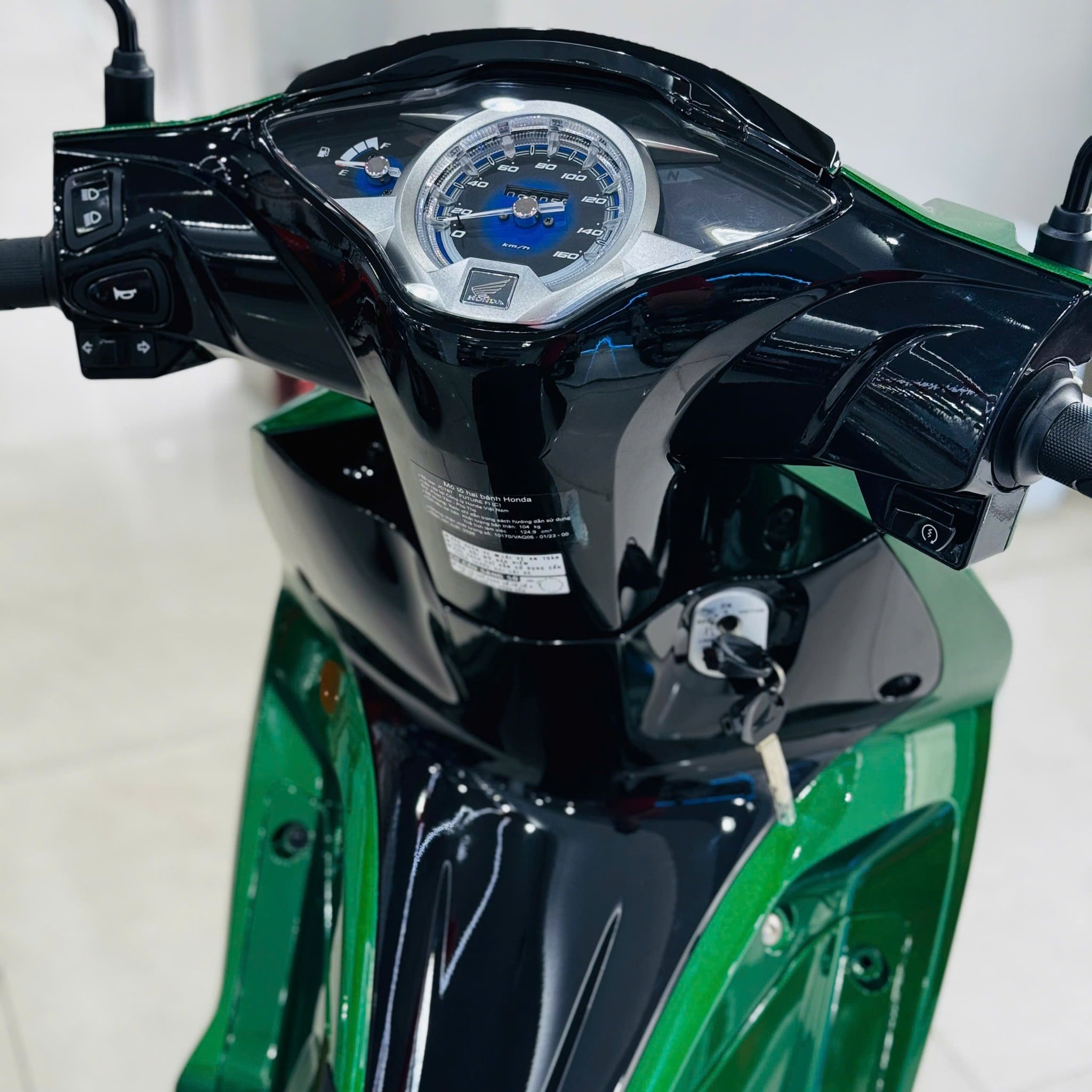 Future Xanh Lục Bảo