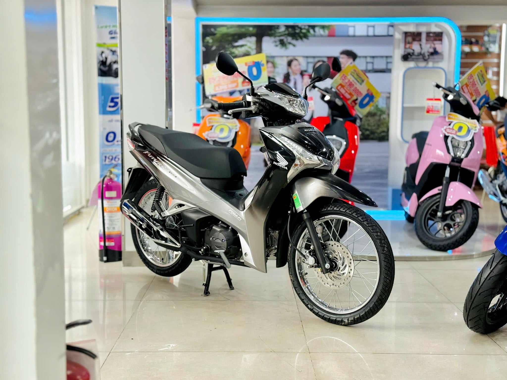 FUTURE ĐEN LOANG BẠC