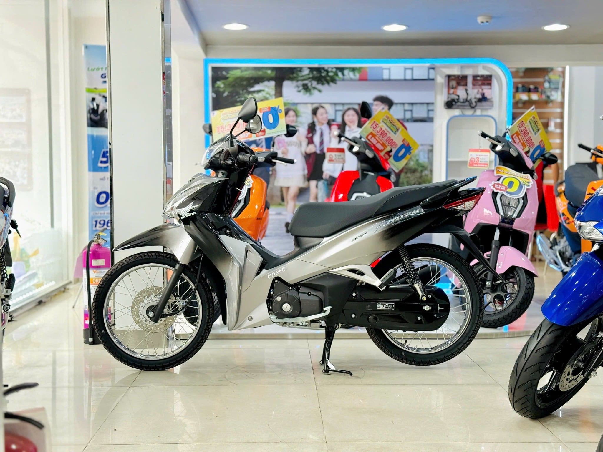 FUTURE ĐEN LOANG BẠC