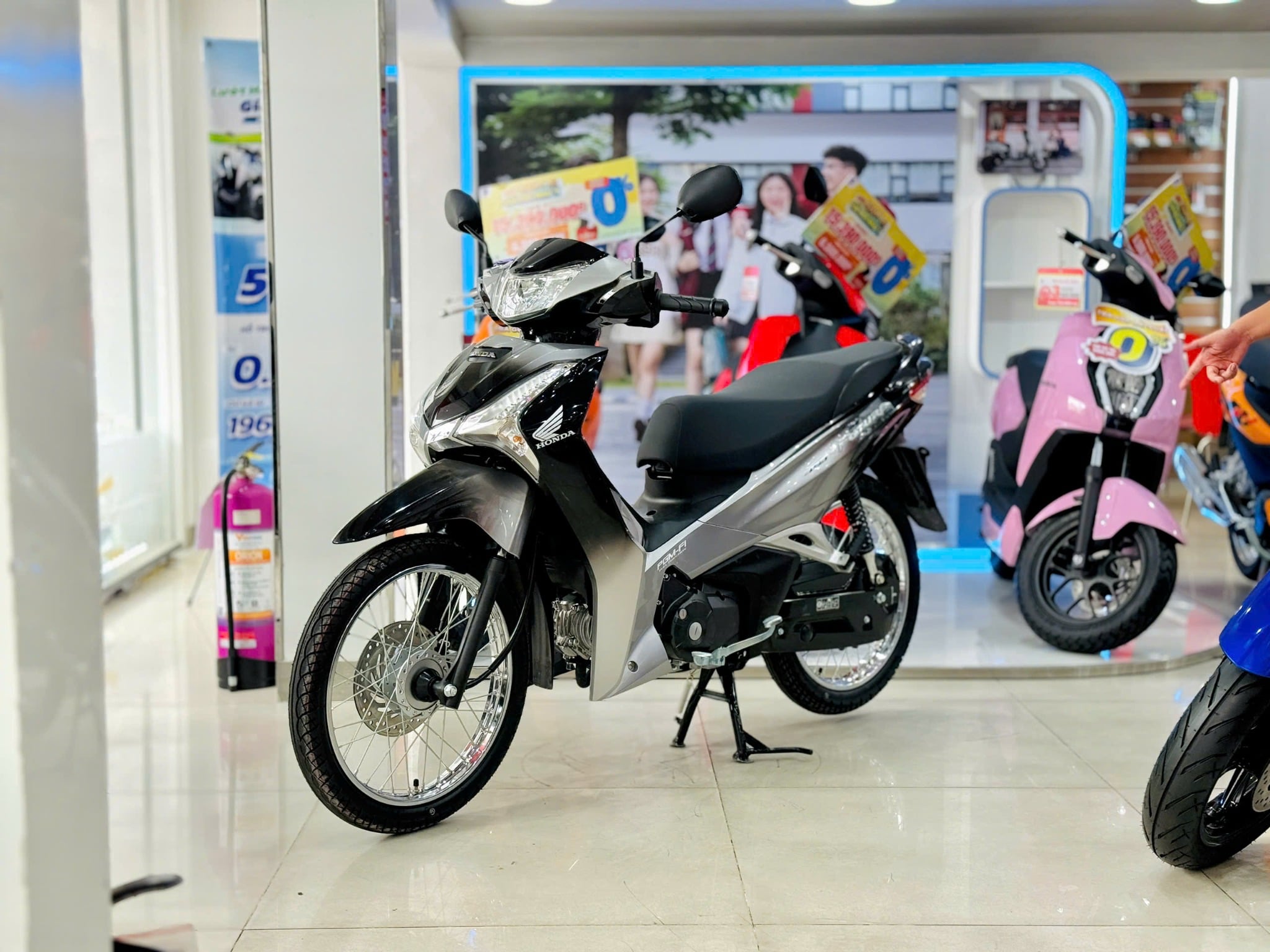 FUTURE ĐEN LOANG BẠC
