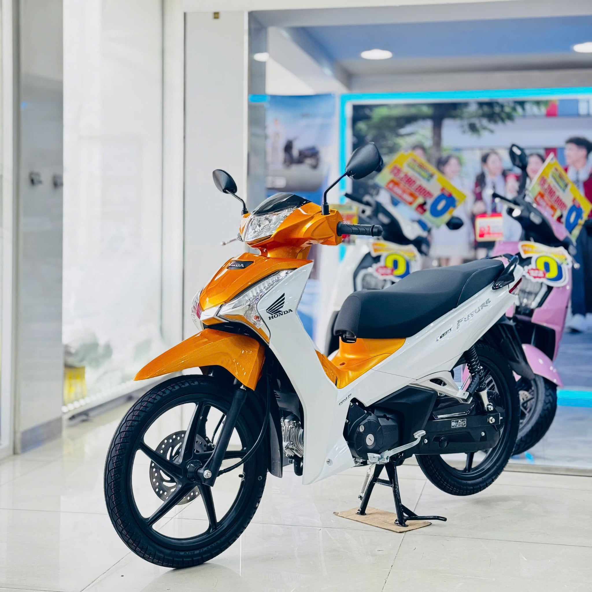 Future Trắng Cam Titan