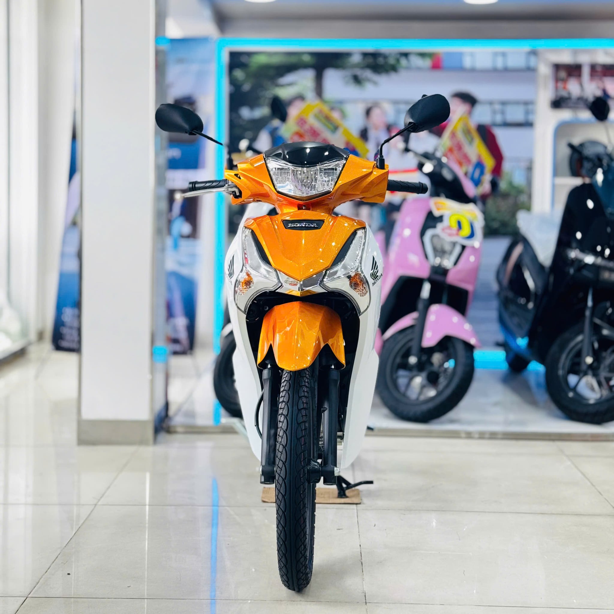 Future Trắng Cam Titan