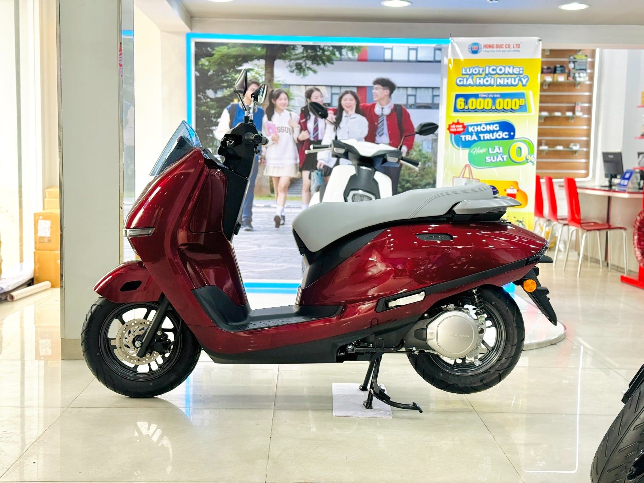 Honda UC3 Đỏ