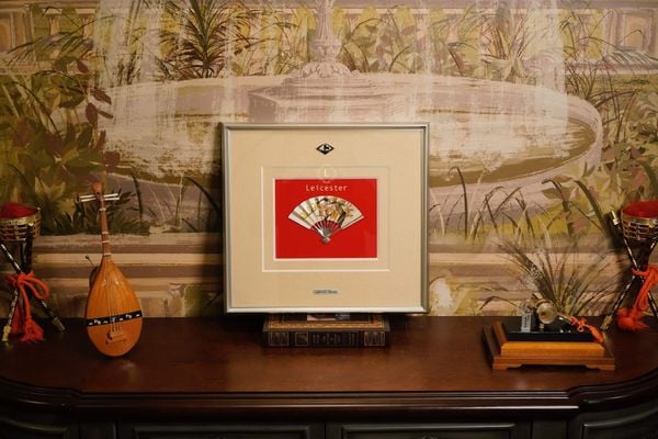  Nghệ thuật tranh bạc Quạt Sensu 