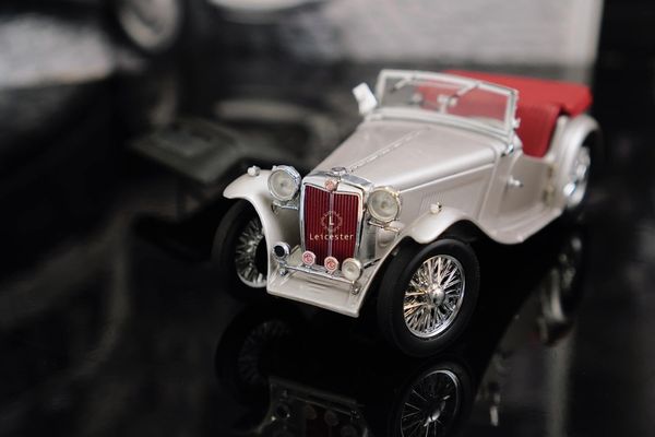  Mô hình xe 1948 MG TC Roadster 