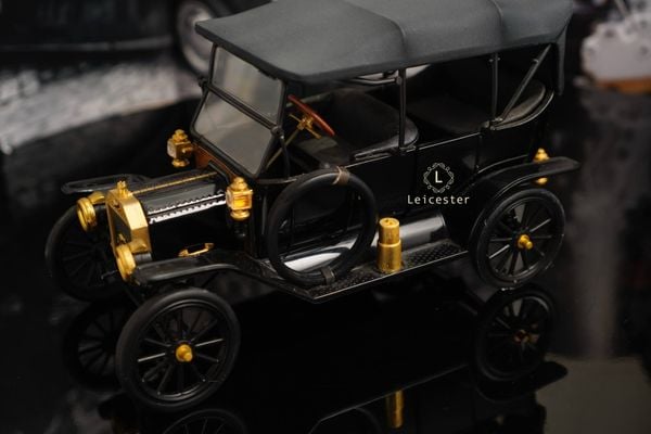  The 1913 Ford Model T 