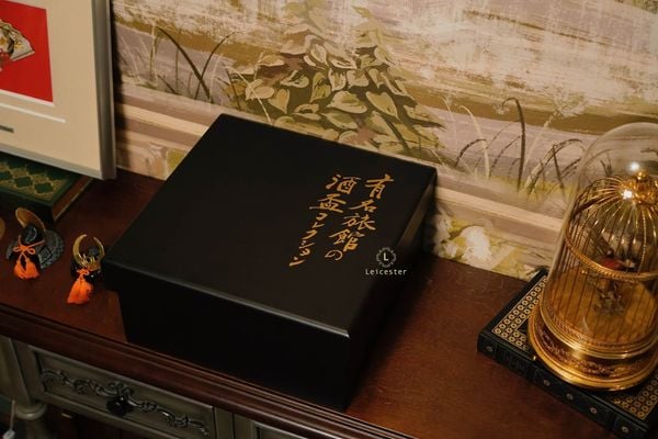  The Collection of Sake from Famous Inns - Bộ sưu tập chén rượu Sake từ các lữ quán danh tiếng Nhật Bản 