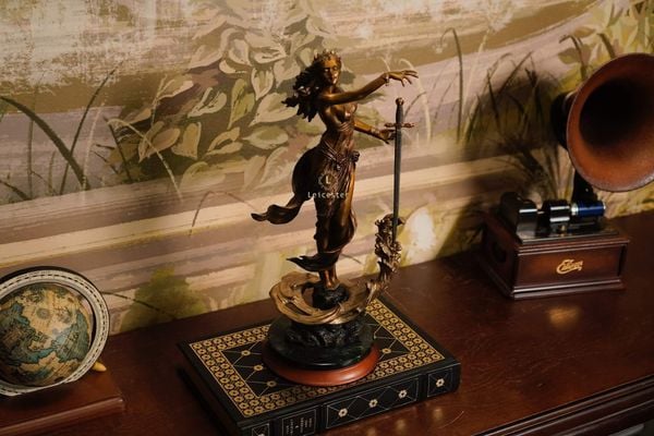  The Lady Of The Lake bronze statue by Franklin Mint 