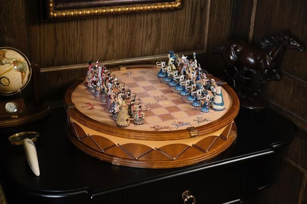  The American Indian Chess Set 