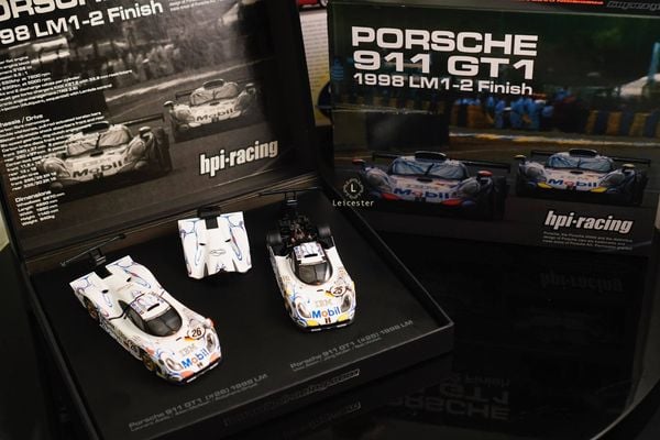  Porsche 911 GT1 #25, #26 1998 LM - Hpi-racing 