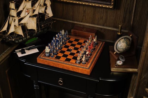  The Great Pirate Battle Chess Set 