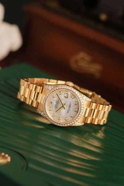  Rolex Date Just ladies 18K size 31mm 