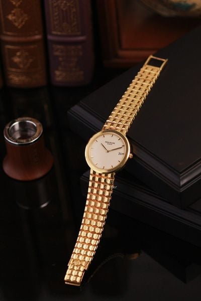  Patek Philippe Calatrava 3937/1 – 18K Yellow Gold 