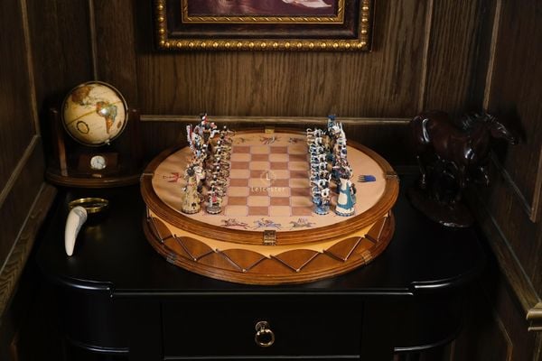  The American Indian Chess Set 
