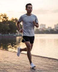 Quần chạy bộ 2 lớp Run For Happiness