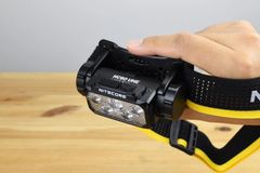 Đèn pin đội đầu Nitecore HC60 UHE độ sáng 400 lumens - chiếu xa 81m - thời gian sáng 14 giờ